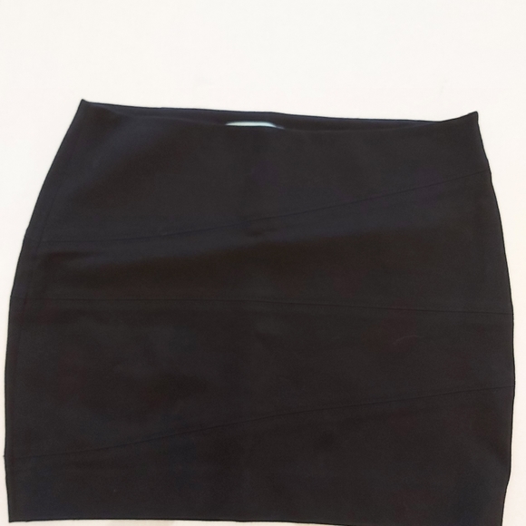 Mini skirt by Guess Marciano Size M - Picture 4 of 5